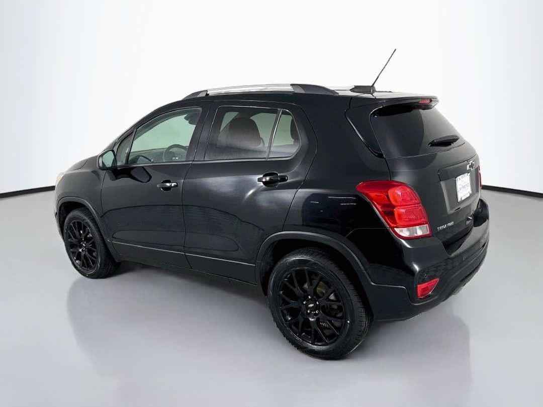 2022 Chevrolet Trax LT - Image 3