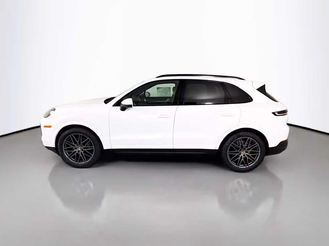 2026 Porsche Cayenne - Image 2