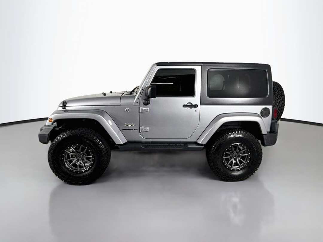2016 Jeep Wrangler Sahara - Image 3