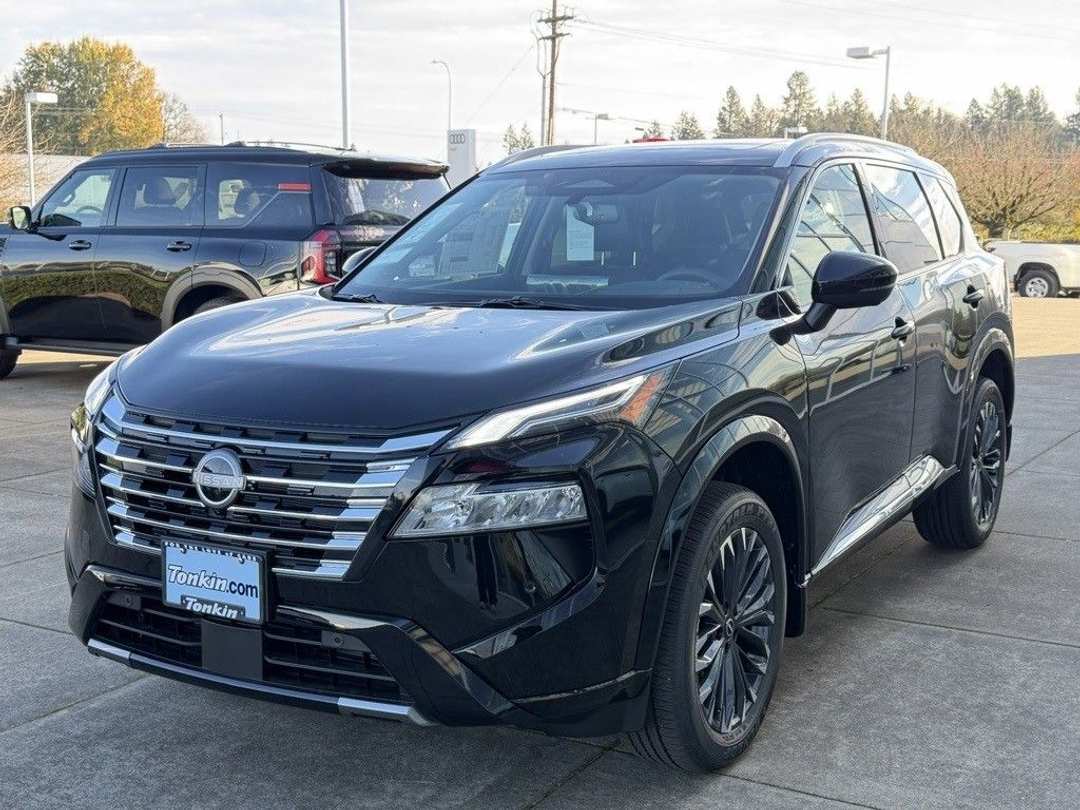 2026 Nissan Rogue Platinum - Image 4