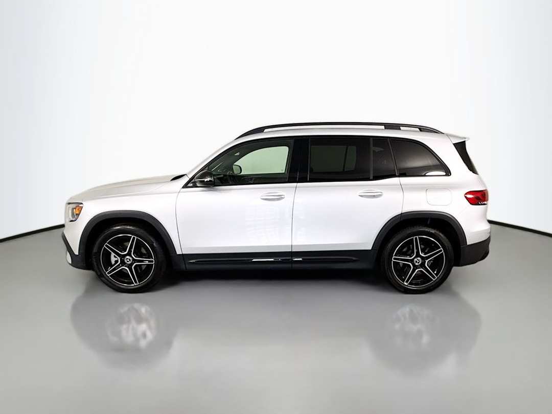 2023 Mercedes-Benz GLB 250 - Image 3