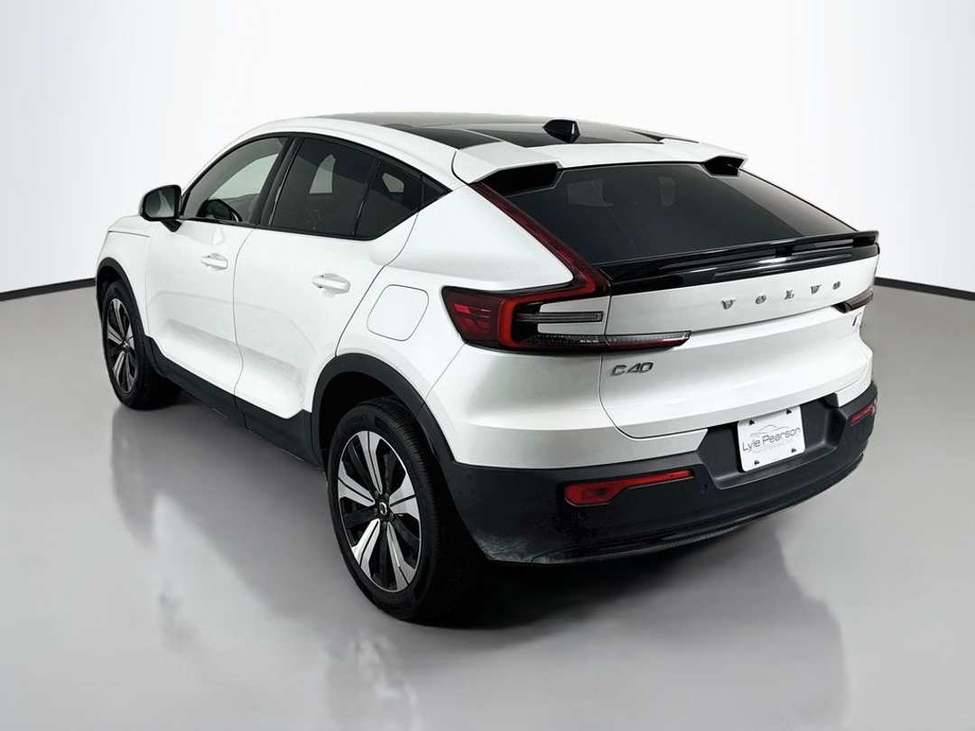 2023 Volvo C40 Recharge Pure Twin Plus - Image 5