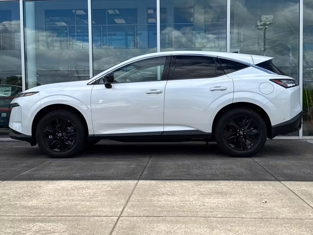 2025 Nissan Murano SV - Image 6