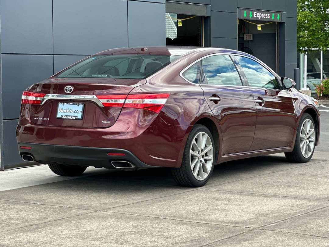 2015 Toyota Avalon XLE Touring - Image 3