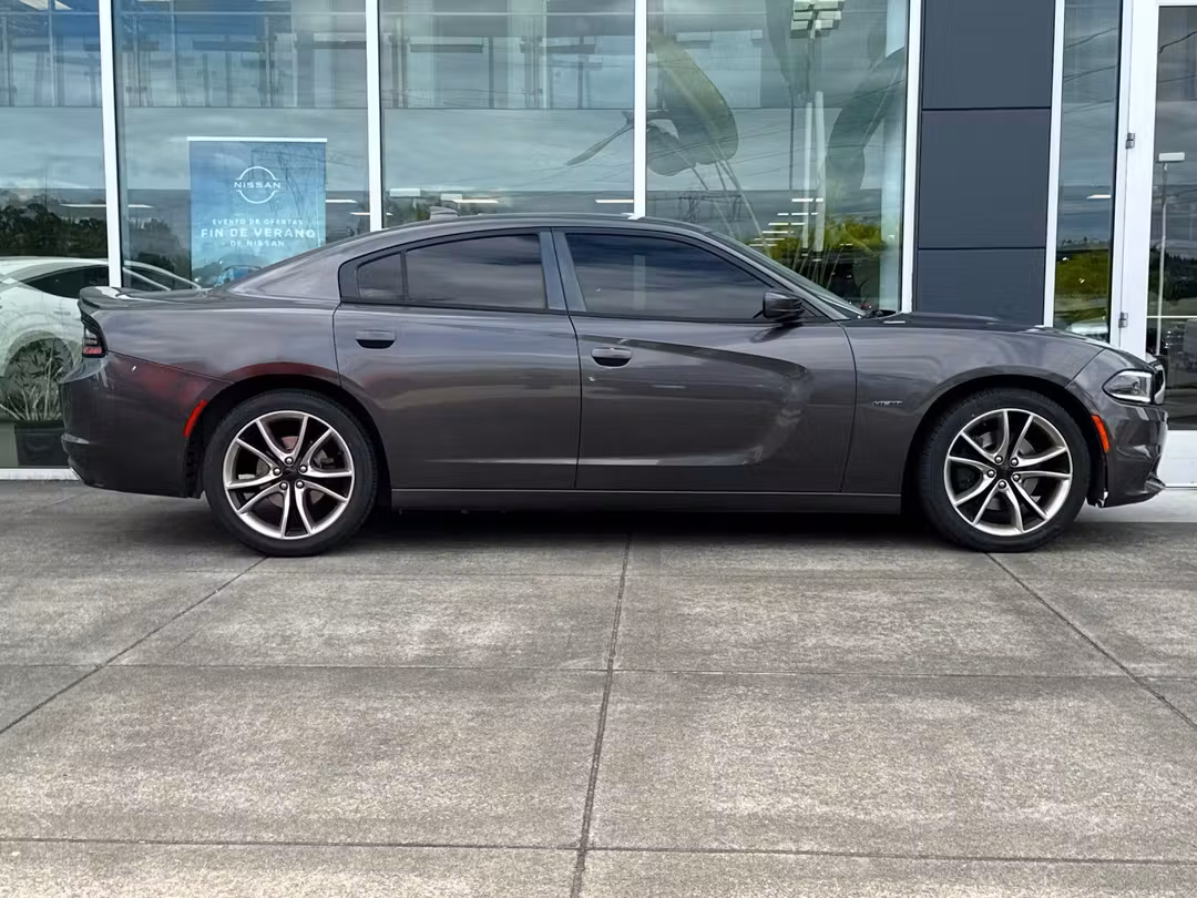 2016 Dodge Charger R/T - Image 2