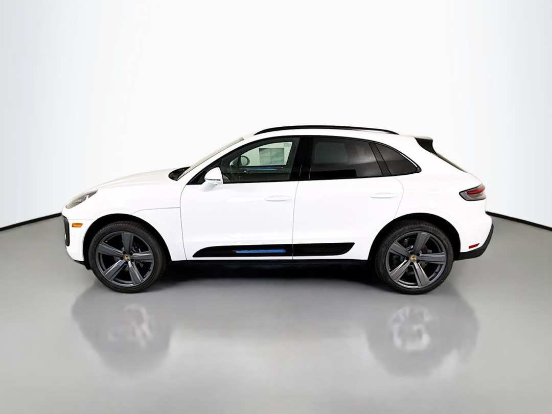 2026 Porsche Macan - Image 3