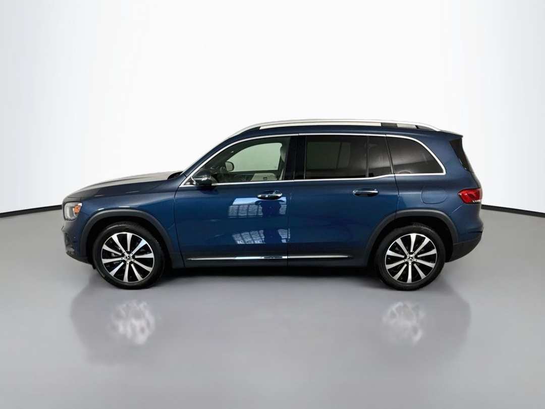 2023 Mercedes-Benz GLB 250 - Image 3