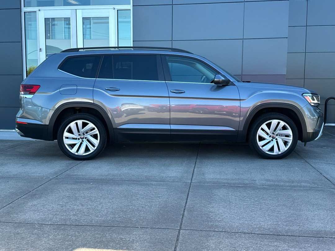 2021 Volkswagen Atlas 3.6L V6 SE w/Technology - Image 2