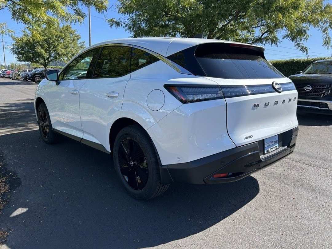 2025 Nissan Murano SV - Image 7