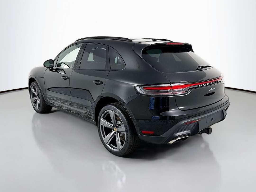 2026 Porsche Macan - Image 5