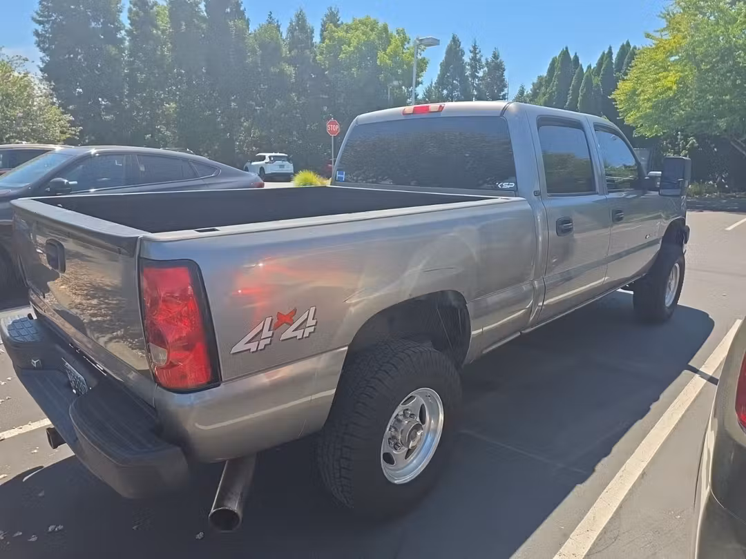 2006 Chevrolet Silverado 2500Hd LT - Image 3