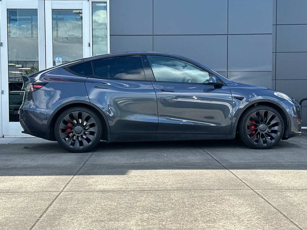 2022 Tesla Model Y Performance - Image 2