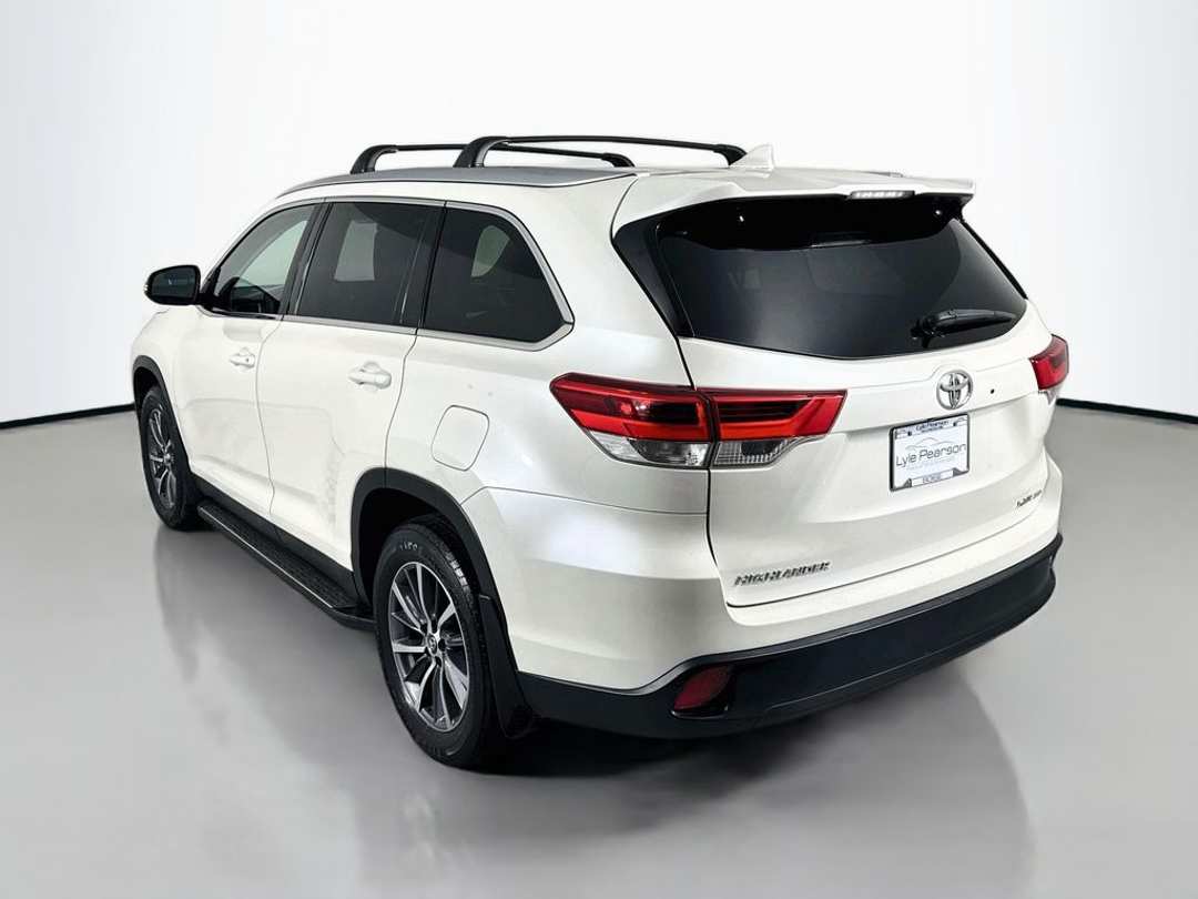 2019 Toyota Highlander XLE - Image 5