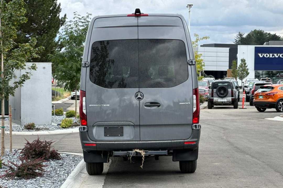 2024 Mercedes-Benz Sprinter 3500 Cargo 170 WB - Image 7