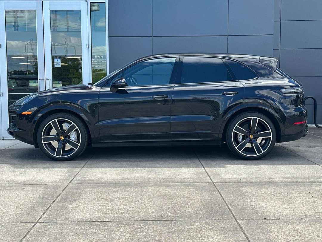 2019 Porsche Cayenne Turbo - Image 6