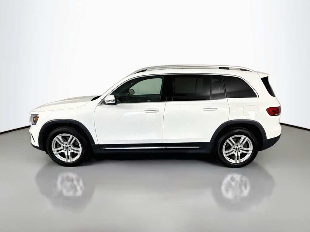 2022 Mercedes-Benz GLB 250 - Image 3