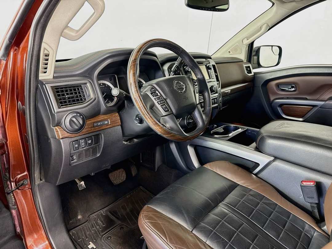 2017 Nissan Titan Platinum Reserve - Image 7