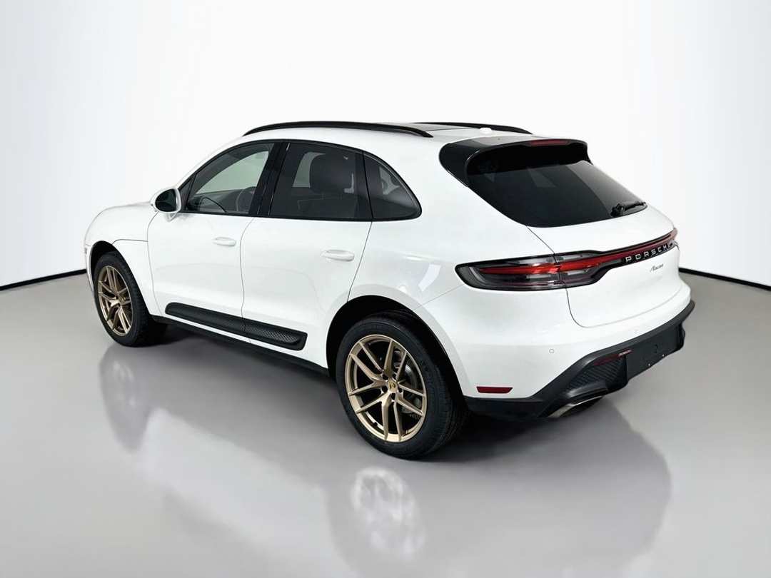 2023 Porsche Macan - Image 5