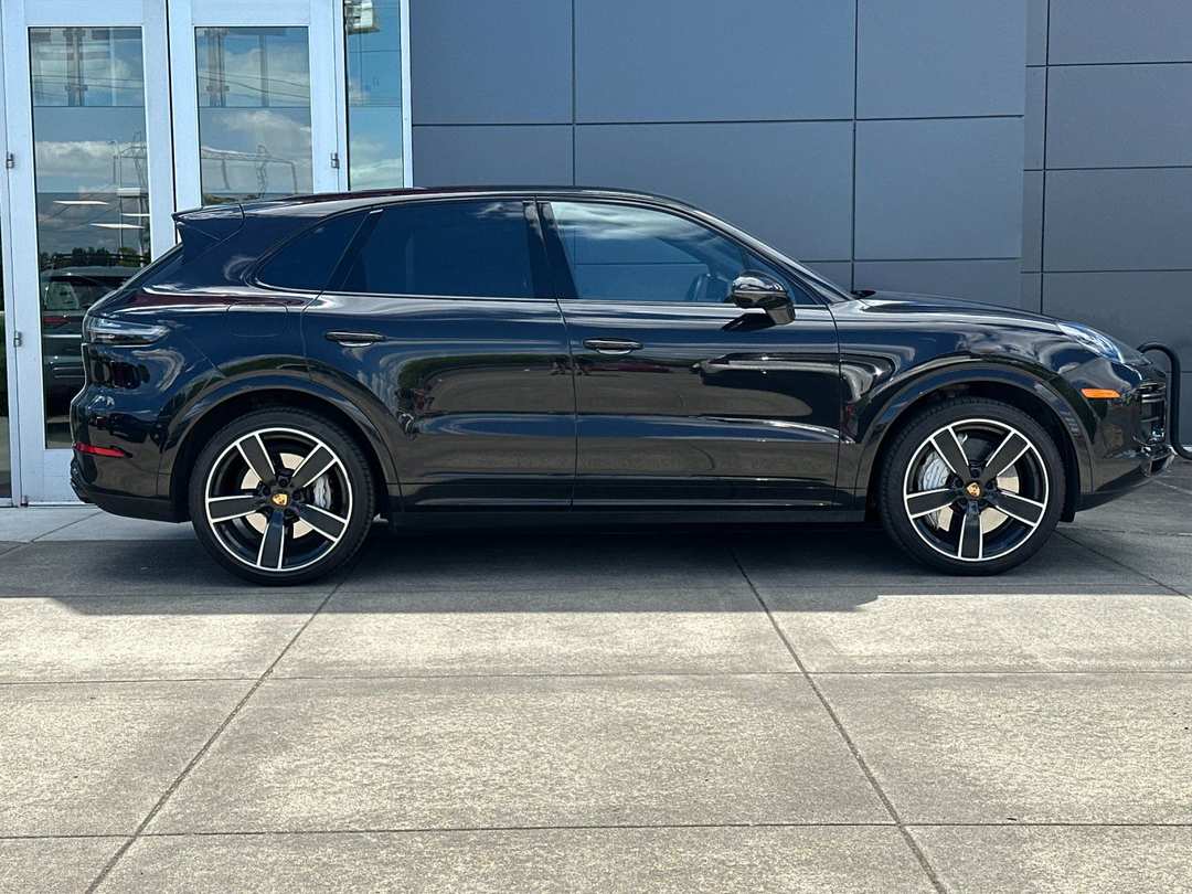2019 Porsche Cayenne Turbo - Image 2