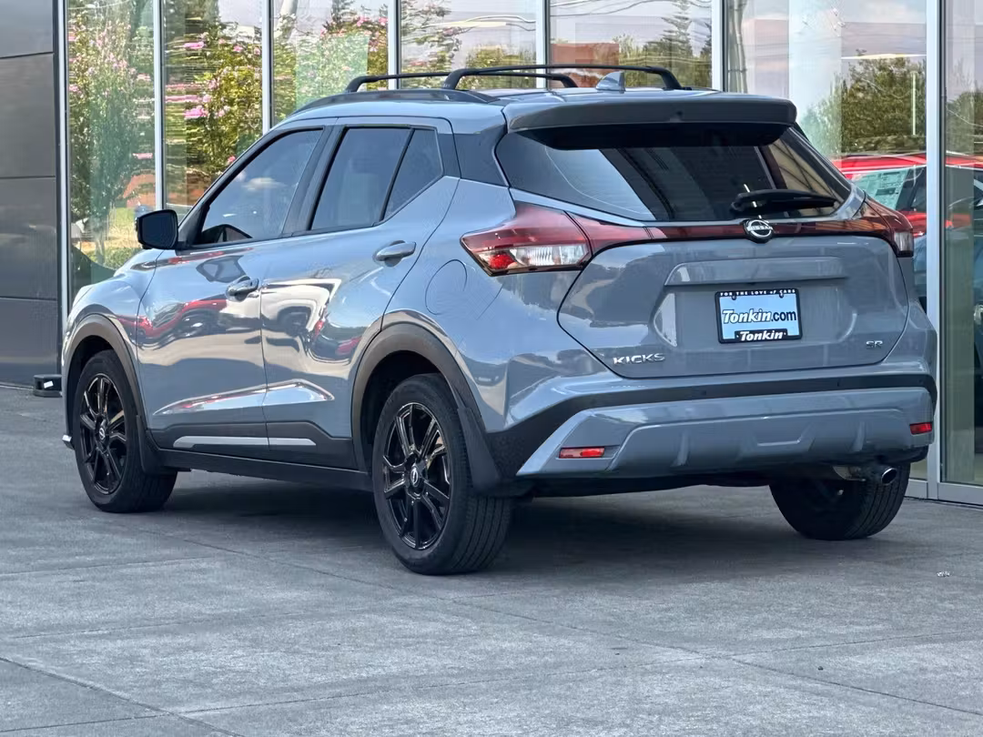 2022 Nissan Kicks SR - Image 5