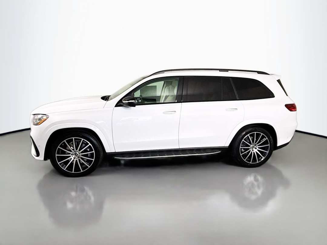 2026 Mercedes-Benz GLS 580 - Image 3