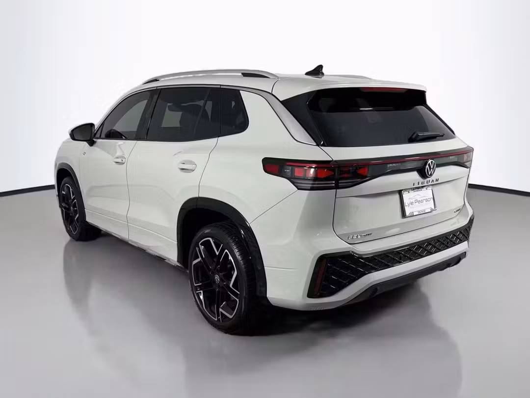 2026 Volkswagen Tiguan SEL RLine Turbo - Image 3