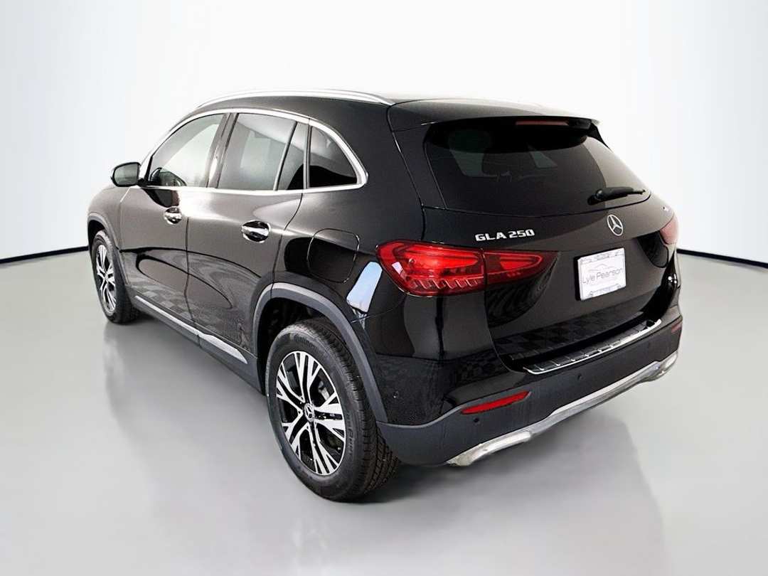 2025 Mercedes-Benz GLA 250 - Image 5