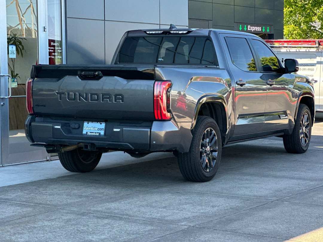 2024 Toyota Tundra Platinum - Image 3