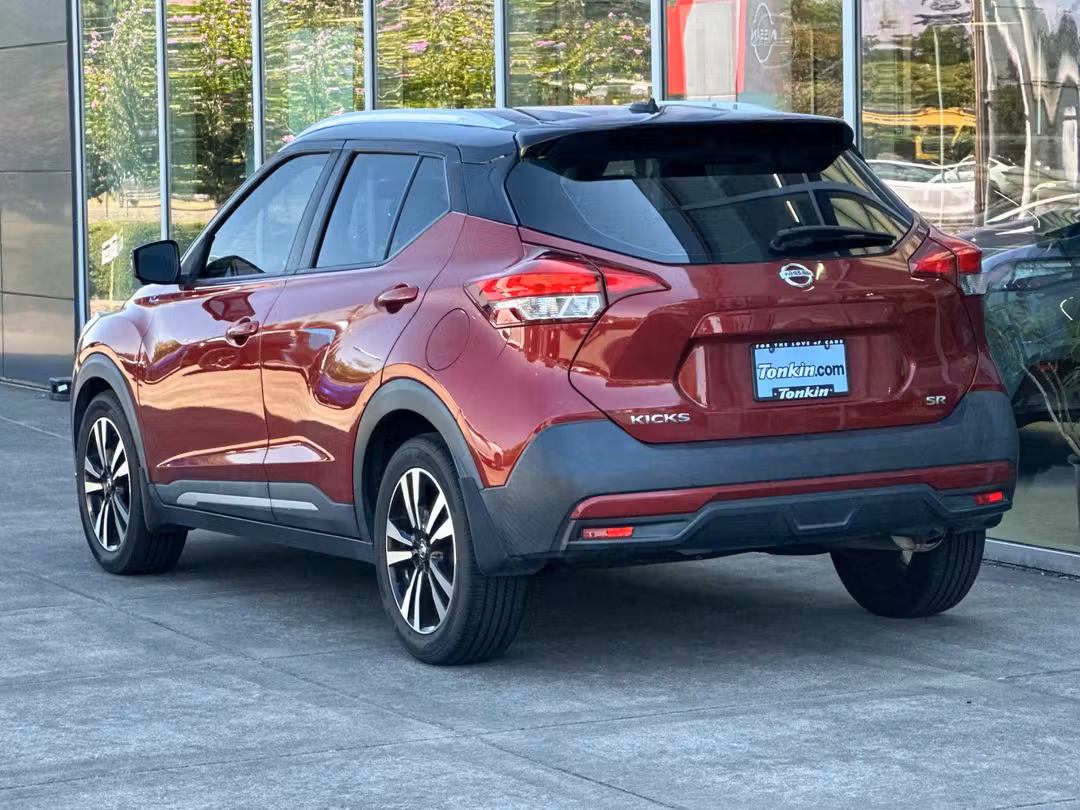 2019 Nissan Kicks SR - Image 5