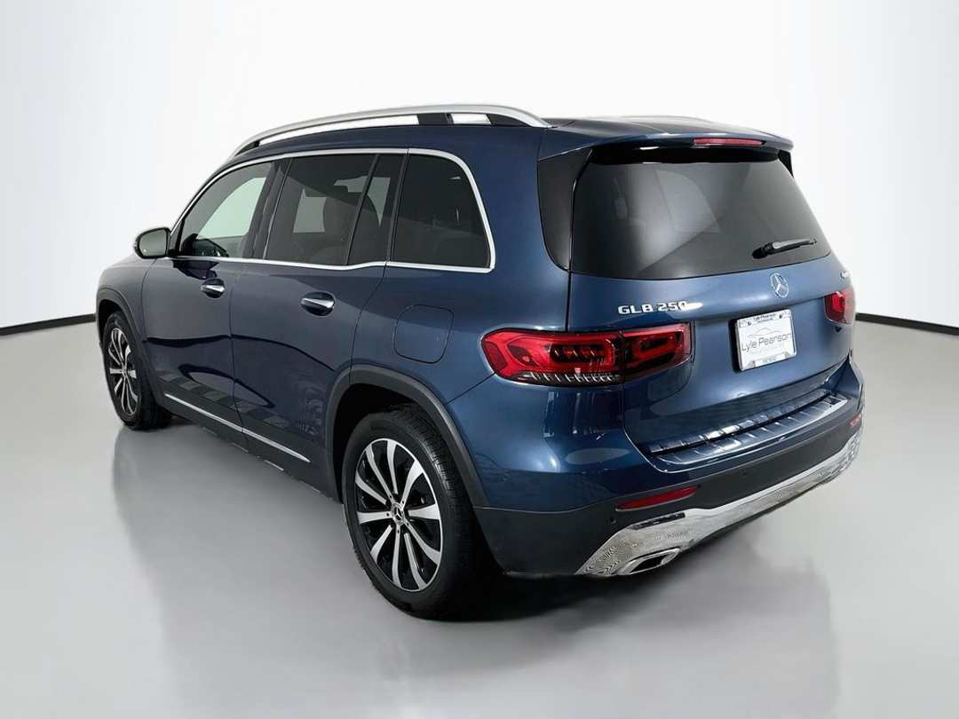 2023 Mercedes-Benz GLB 250 - Image 5