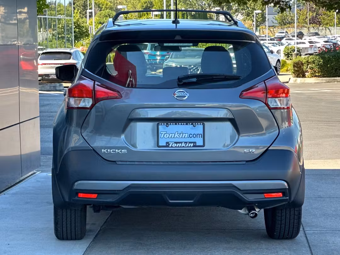 2019 Nissan Kicks SR - Image 4