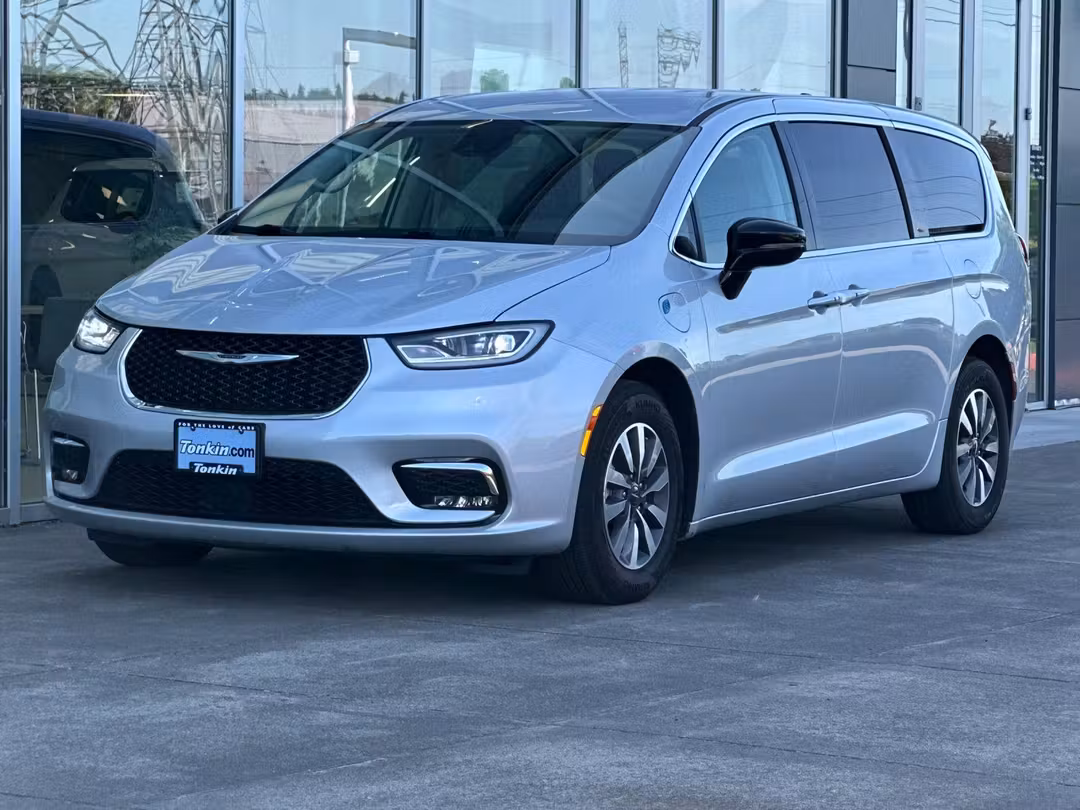2024 Chrysler Pacifica Hybrid Select - Image 7