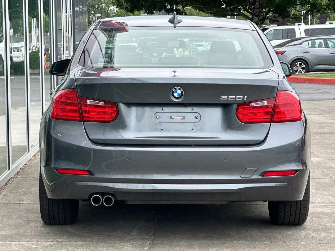 2015 BMW 3 Series 328i - Image 4