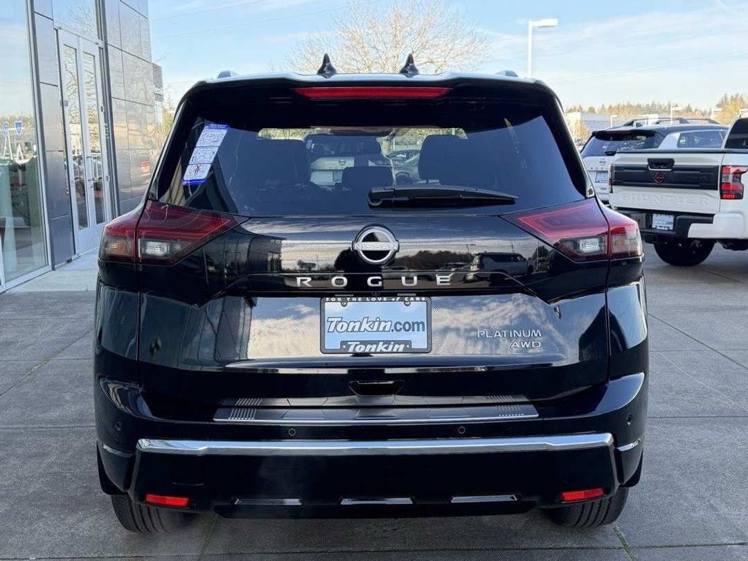 2026 Nissan Rogue Platinum - Image 6