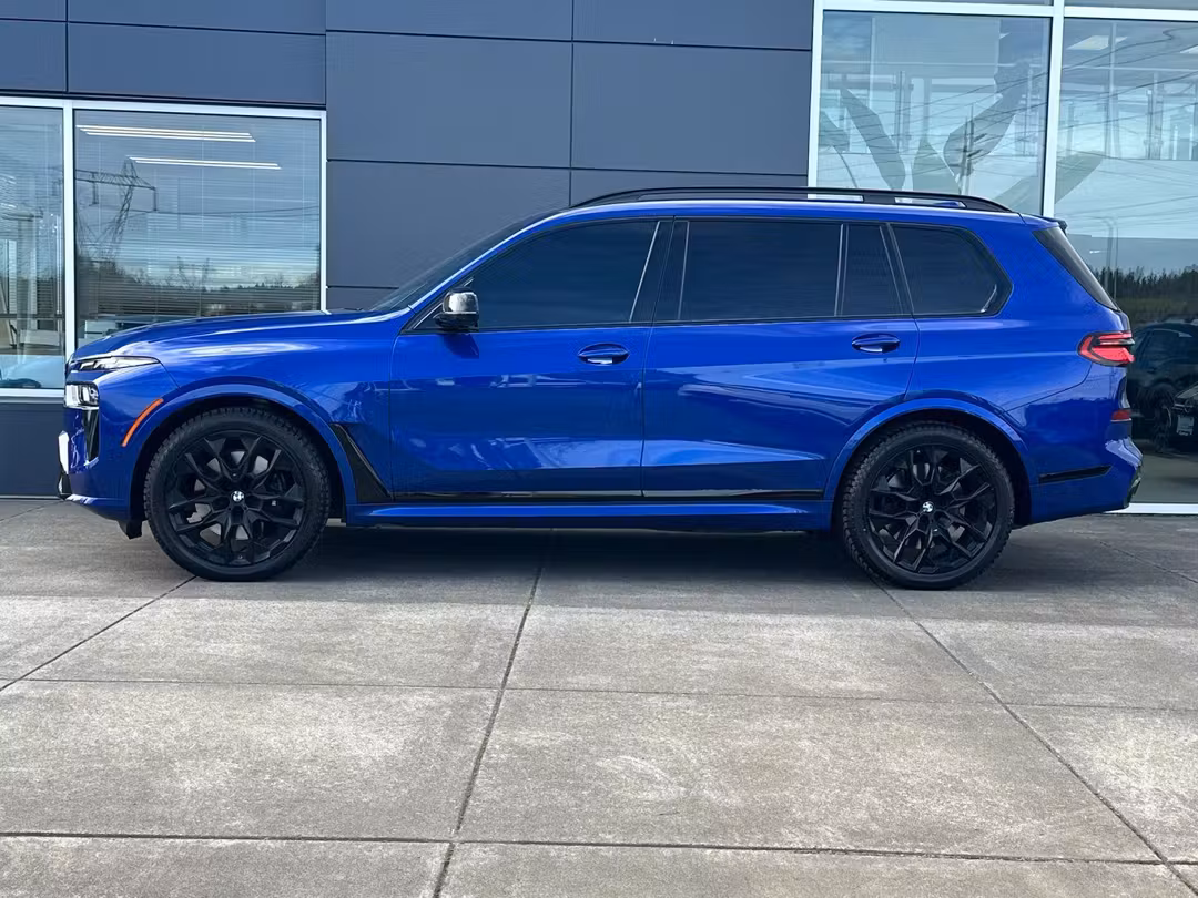 2025 BMW X7 M60i - Image 6