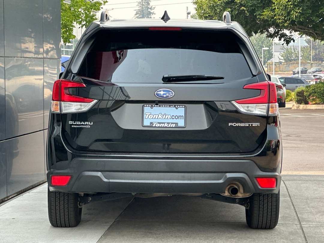 2022 Subaru Forester Premium - Image 4