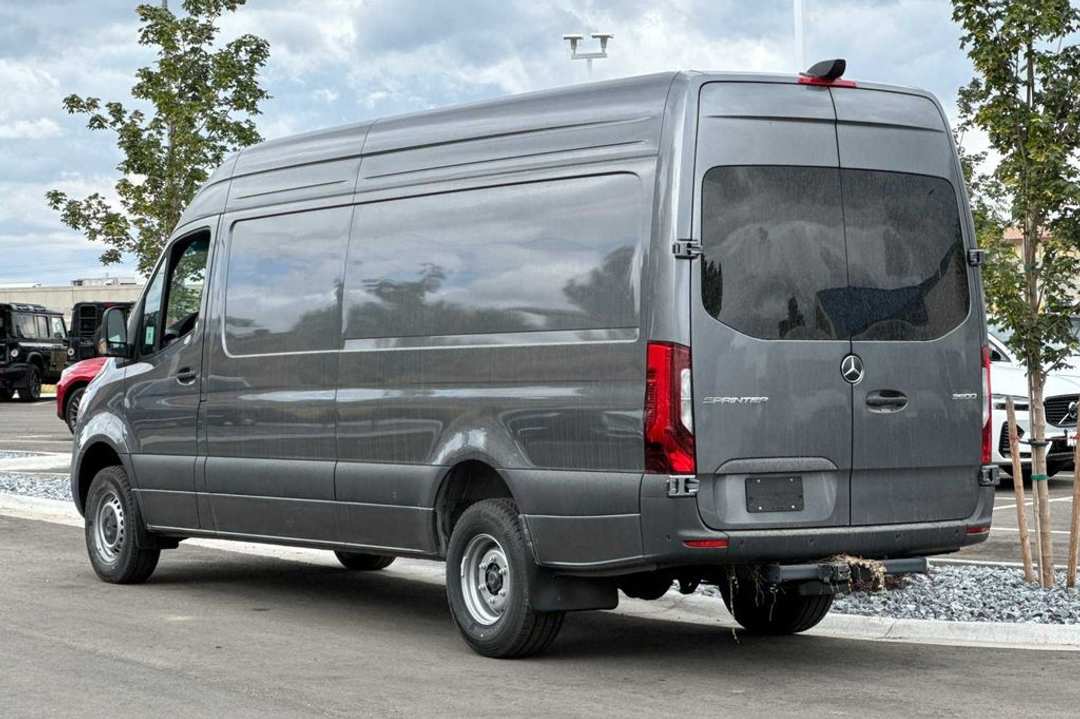 2024 Mercedes-Benz Sprinter 3500 Cargo 170 WB - Image 5
