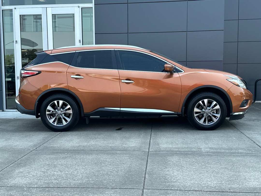 2016 Nissan Murano SL - Image 2