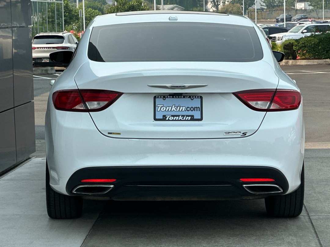 2015 Chrysler 200 S - Image 4