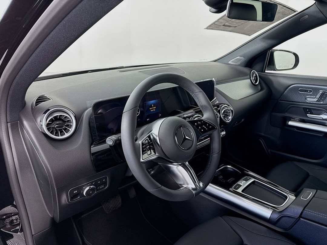 2025 Mercedes-Benz GLA 250 - Image 7