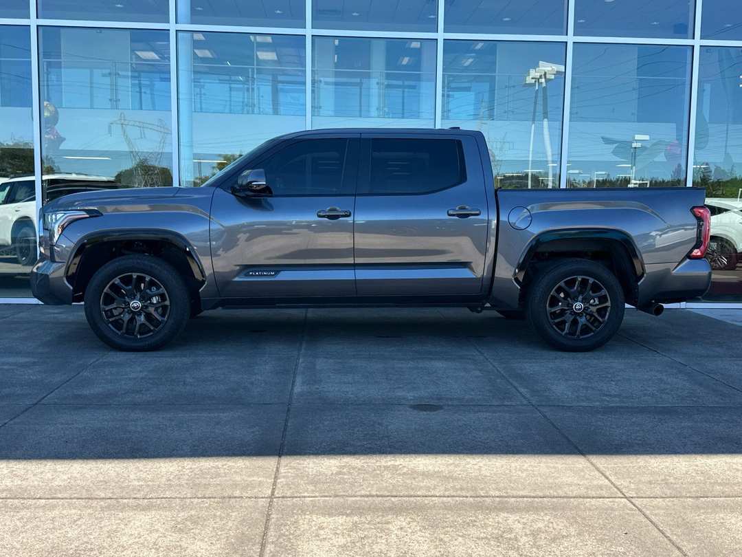 2024 Toyota Tundra Platinum - Image 6