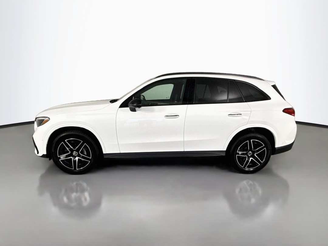 2027 Mercedes-Benz GLC 300 - Image 2