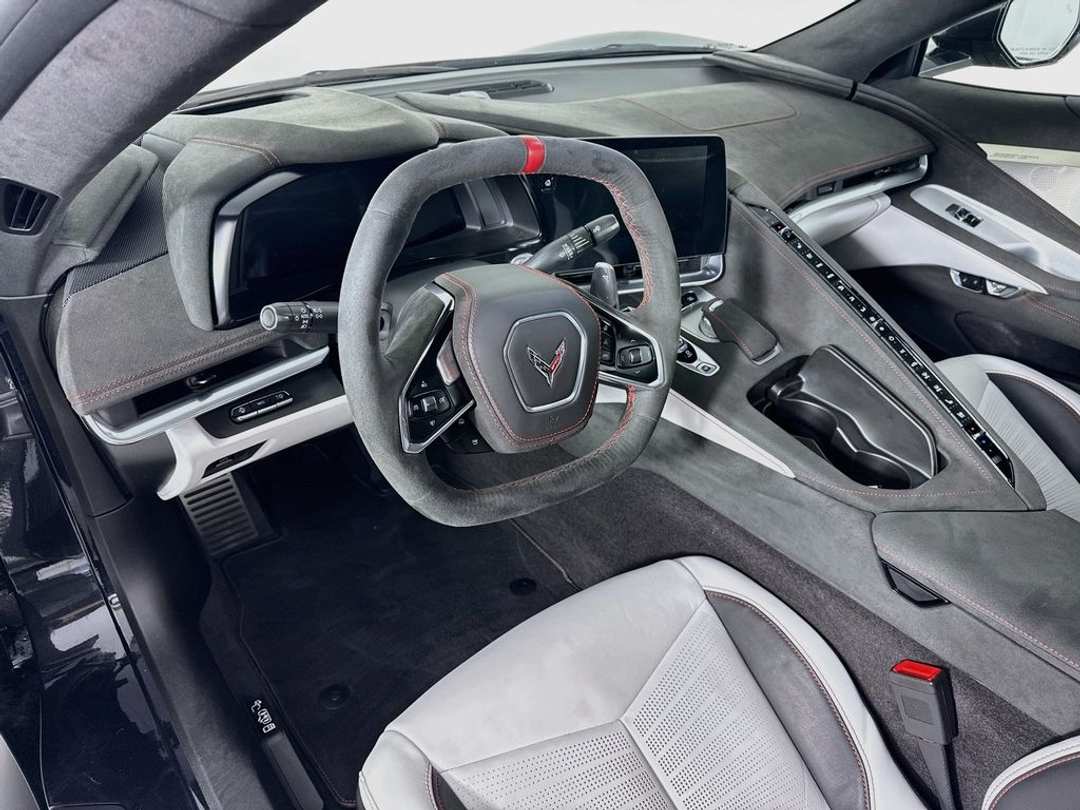2023 Chevrolet Corvette Stingray - Image 7