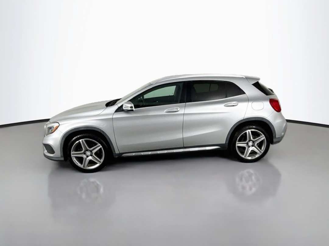 2017 Mercedes-Benz GLA 250 - Image 2