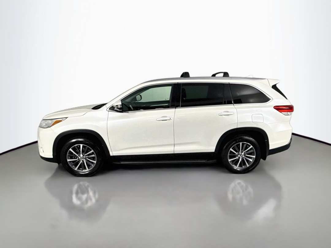 2019 Toyota Highlander XLE - Image 3