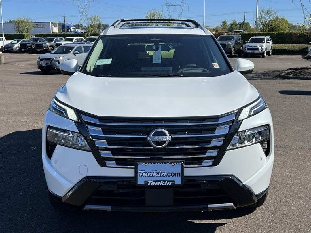 2026 Nissan Rogue Platinum - Image 2
