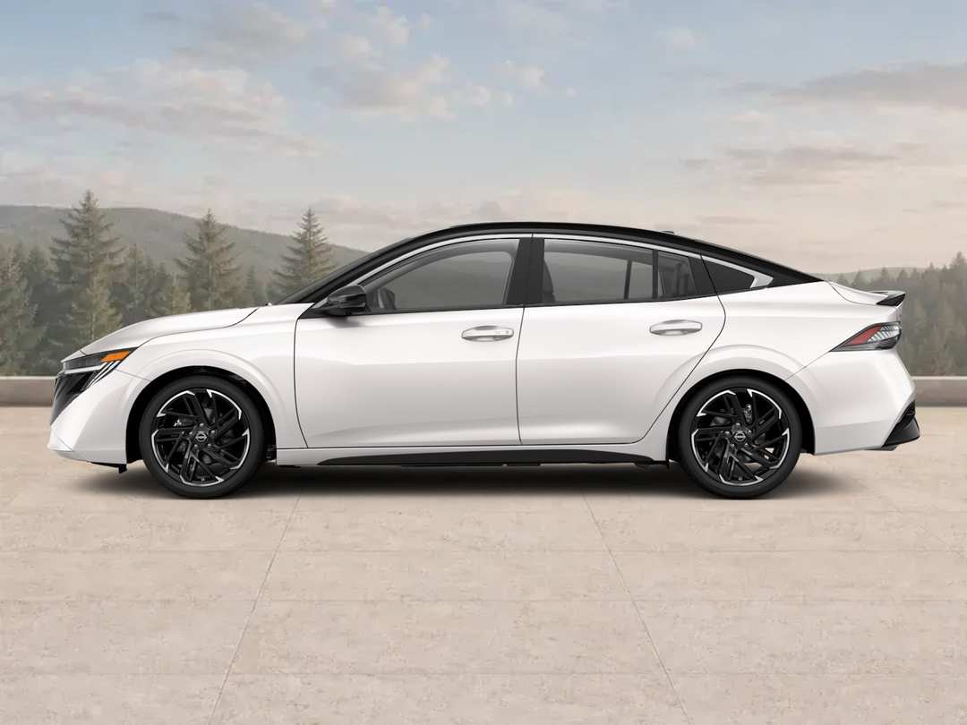 2026 Nissan Sentra SR - Image 4