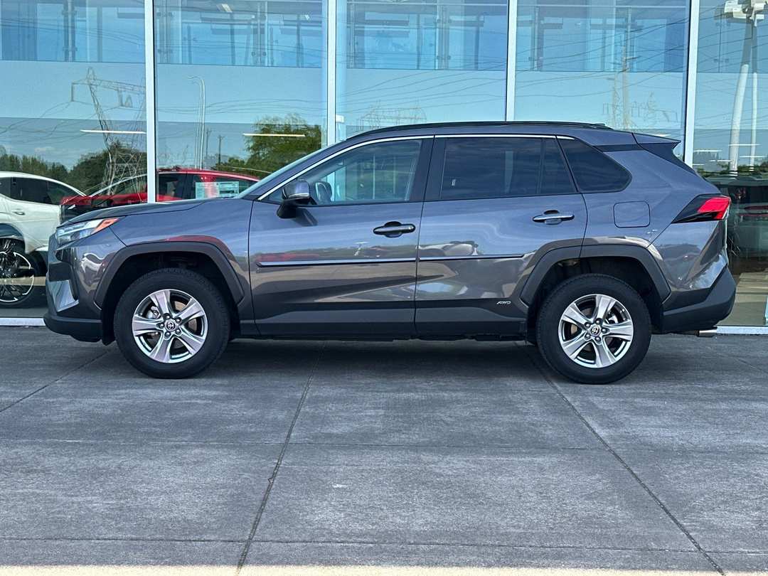 2023 Toyota Rav4 Hybrid LE - Image 6
