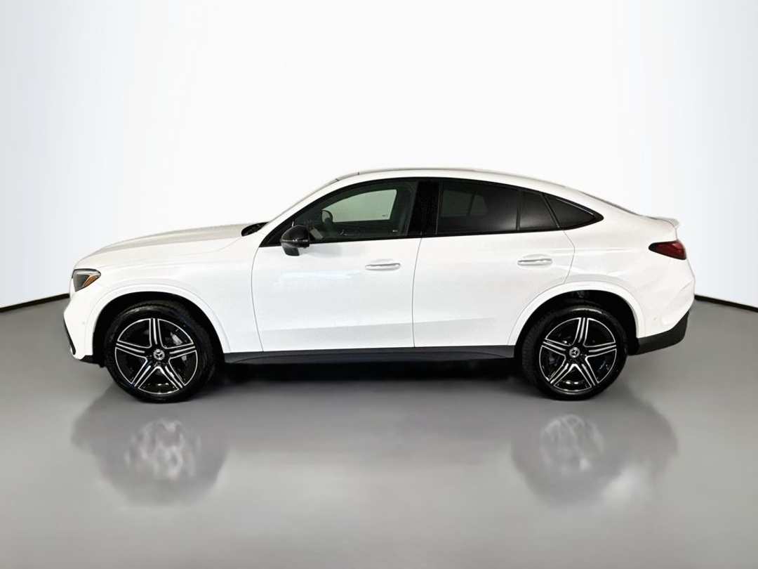 2026 Mercedes-Benz GLC 300 - Image 3