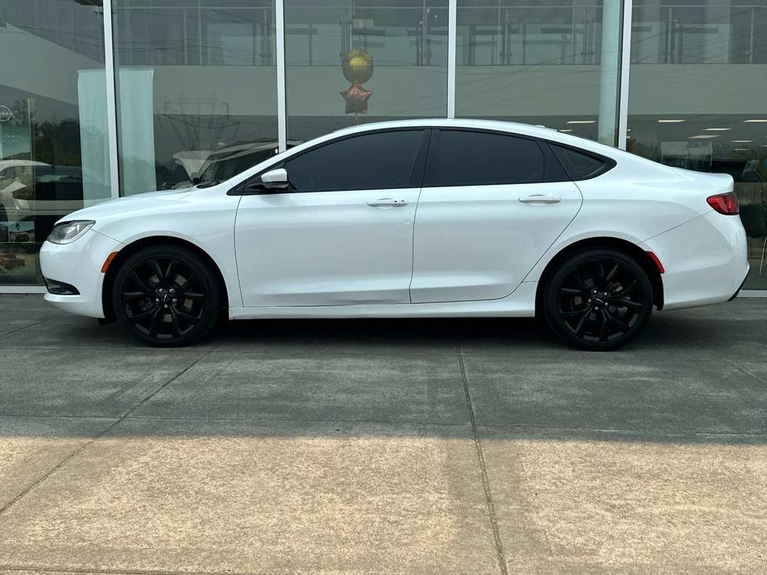 2015 Chrysler 200 S - Image 6